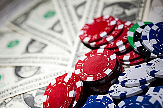 Người dùng Việt Nam chơi game bắn cá xo66 trên điện thoại di động
